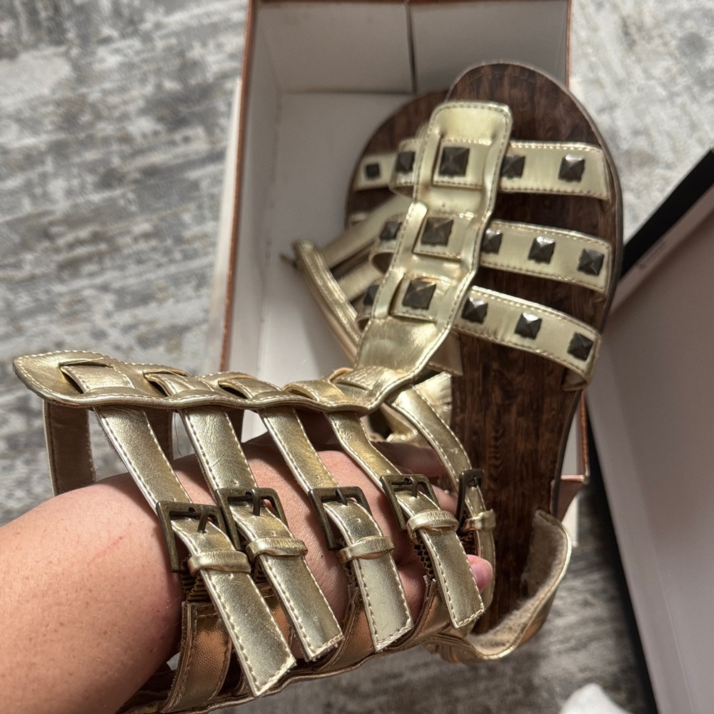 Gold silver pewter Qupid Gladiator strappy stud Sandals zip up shoes 9